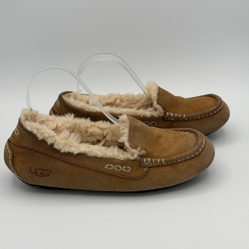 UGG Ansley Moccasin Slippers Womens US 8 Chestnut Brown Suede Cozy Fall Preppy